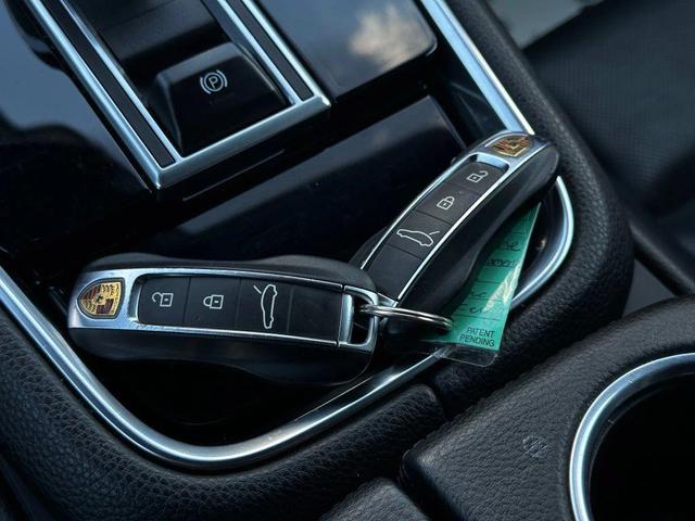 Photo of 2021 Black Porsche Panamera