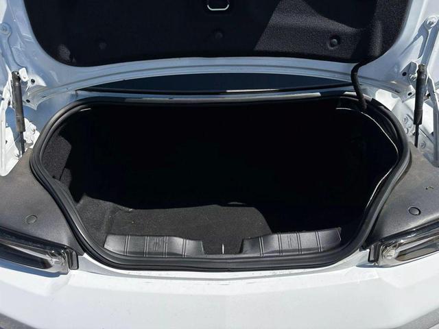 Photo of 2019 Summit White Chevrolet Camaro