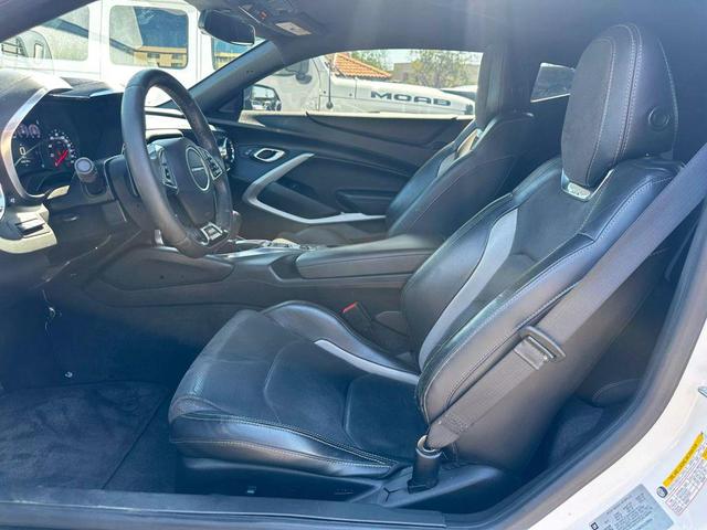 Photo of 2019 Summit White Chevrolet Camaro