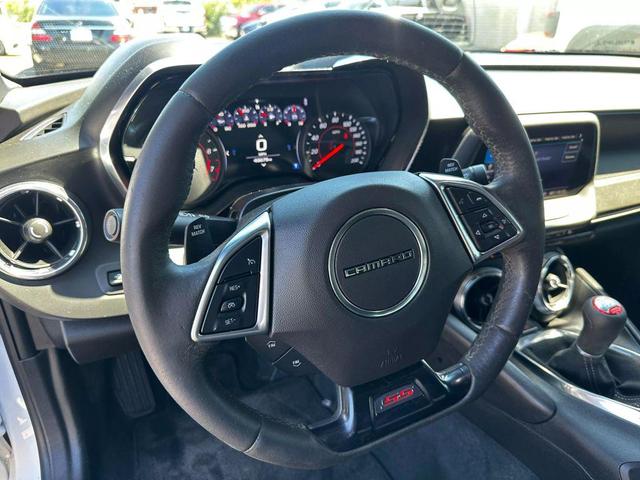 Photo of 2019 Summit White Chevrolet Camaro