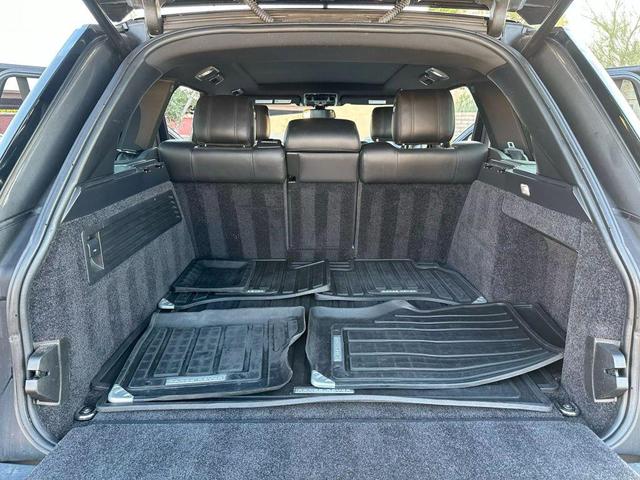 Photo of 2016 Black Land Rover Range Rover