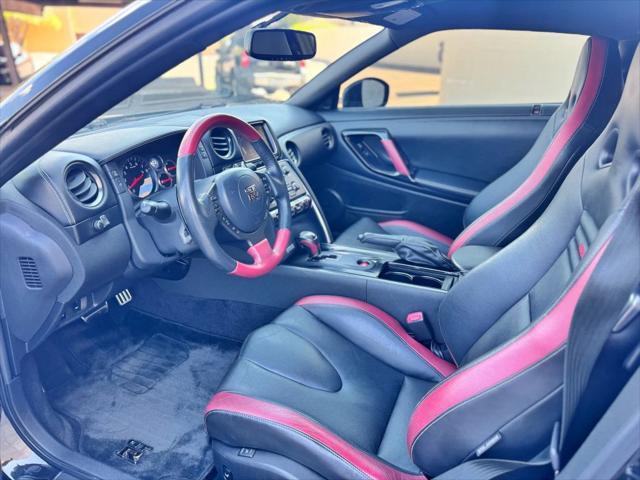 Photo of 2014 Jet Black Pearl Nissan GT-R