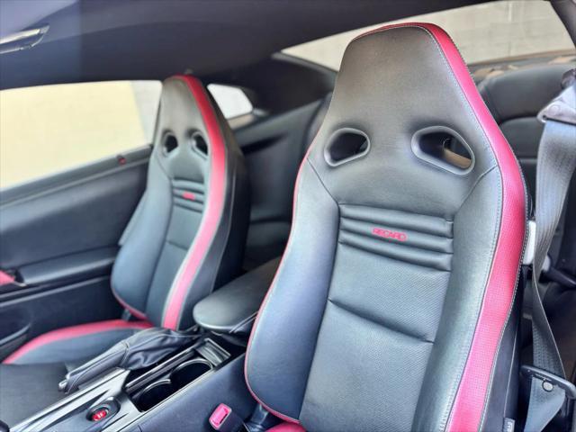 Photo of 2014 Jet Black Pearl Nissan GT-R