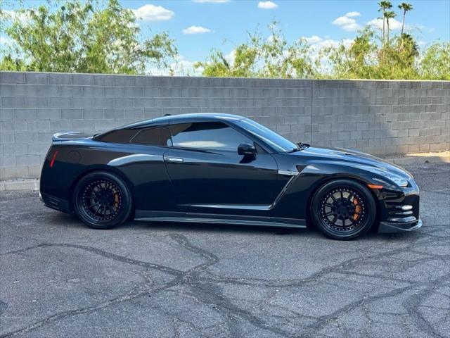 Photo of 2014 Jet Black Pearl Nissan GT-R