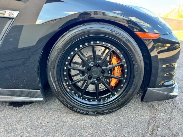 Photo of 2014 Jet Black Pearl Nissan GT-R