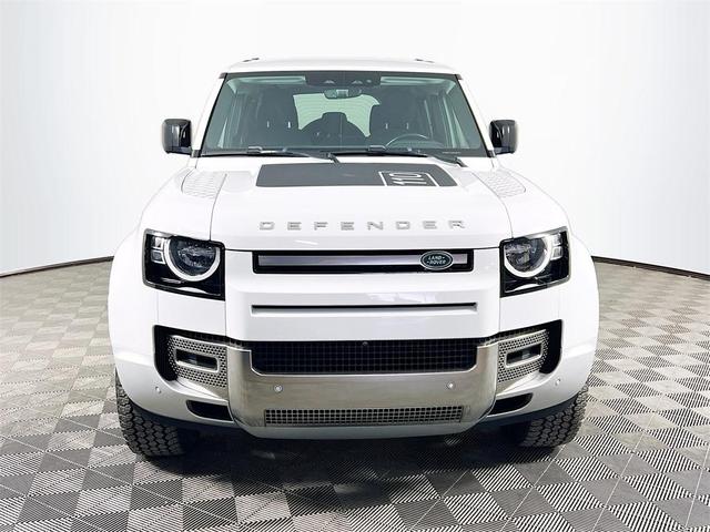 Photo of 2023 Fuji White Land Rover Defender