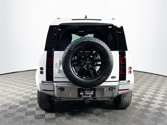 Photo of 2023 Fuji White Land Rover Defender