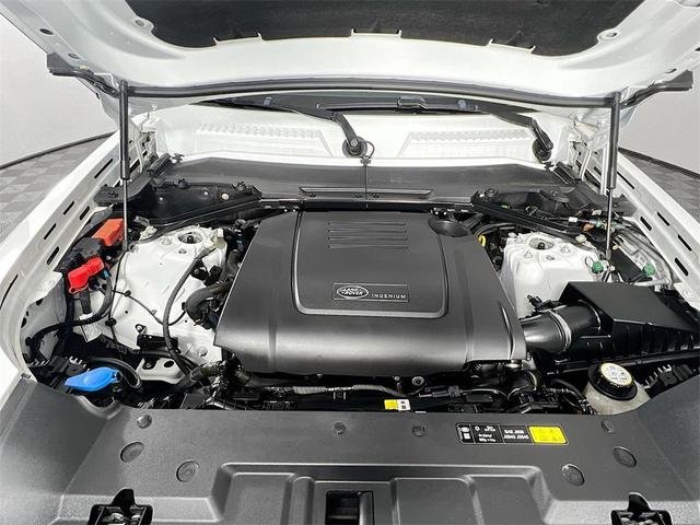 Photo of 2023 Fuji White Land Rover Defender