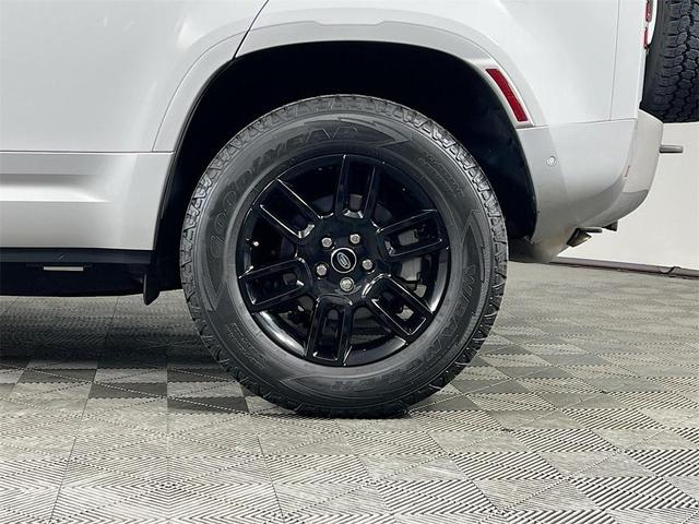 Photo of 2023 Fuji White Land Rover Defender