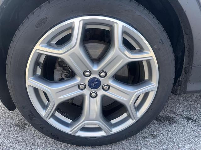 Photo of 2017 Magnetic Ford Escape