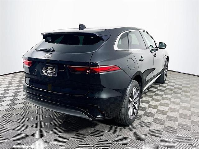 Photo of 2025 Santorini Black Jaguar F-PACE