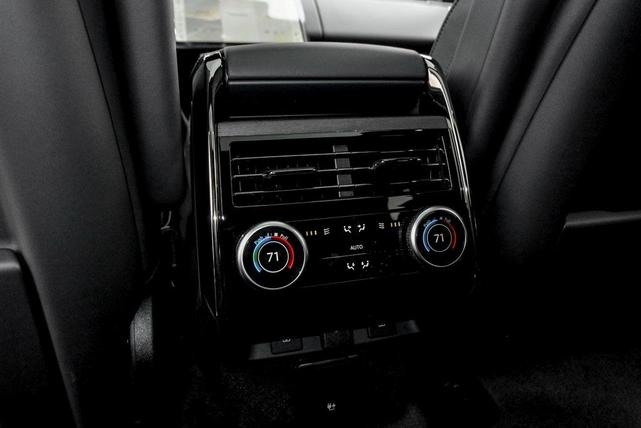 Photo of 2025 Ostuni Pearl White Land Rover Range Rover Sport