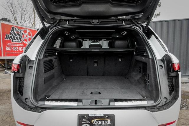 Photo of 2025 Ostuni Pearl White Land Rover Range Rover Sport