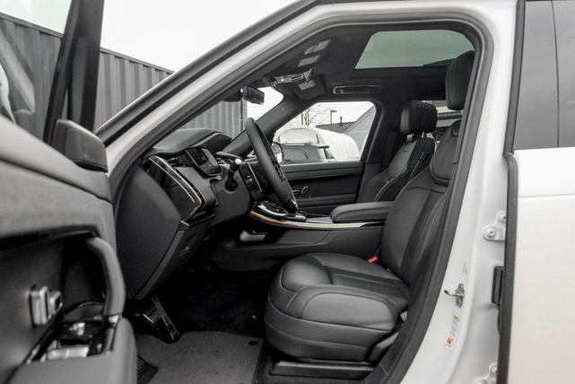 Photo of 2025 Ostuni Pearl White Land Rover Range Rover Sport