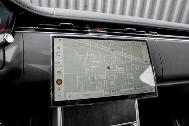 Photo of 2025 Fuji White Land Rover Range Rover