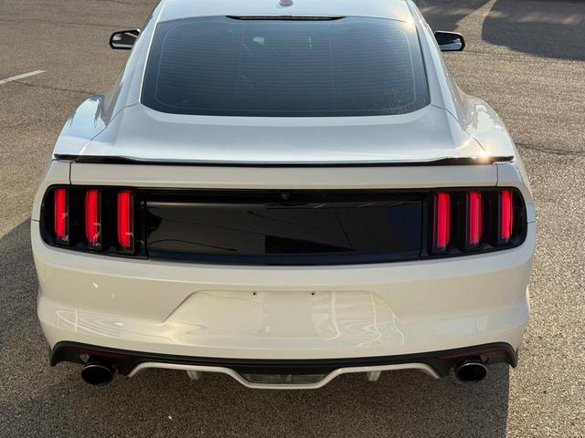 Photo of 2017 Oxford White Ford Mustang