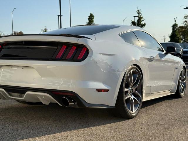 Photo of 2017 Oxford White Ford Mustang