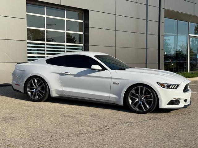 Photo of 2017 Oxford White Ford Mustang