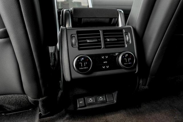 Photo of 2025 Carpathian Grey Land Rover Discovery