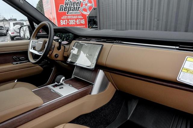 Photo of 2025 Ostuni Pearl White Land Rover Range Rover