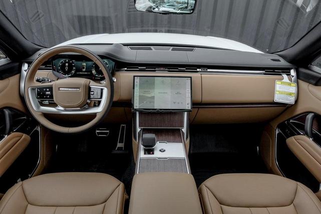 Photo of 2025 Ostuni Pearl White Land Rover Range Rover