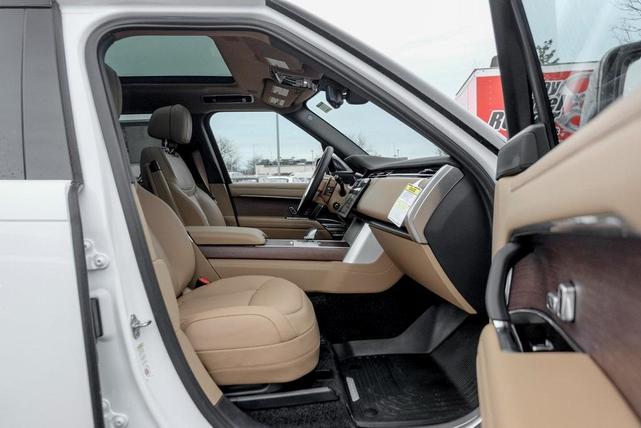 Photo of 2025 Ostuni Pearl White Land Rover Range Rover