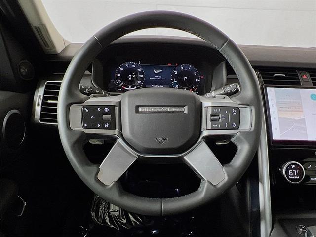 Photo of 2024 Santorini Black Land Rover Discovery