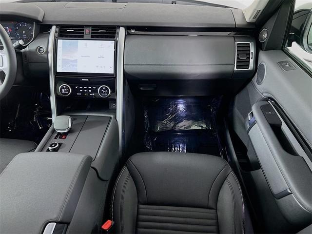 Photo of 2024 Santorini Black Land Rover Discovery