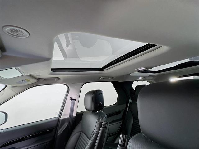 Photo of 2024 Santorini Black Land Rover Discovery