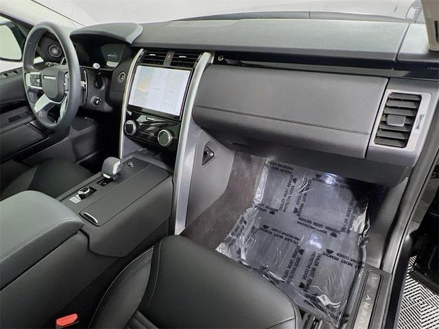 Photo of 2024 Santorini Black Land Rover Discovery