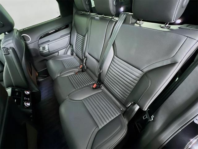 Photo of 2024 Santorini Black Land Rover Discovery