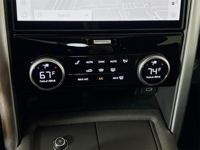 Photo of 2024 Santorini Black Land Rover Discovery