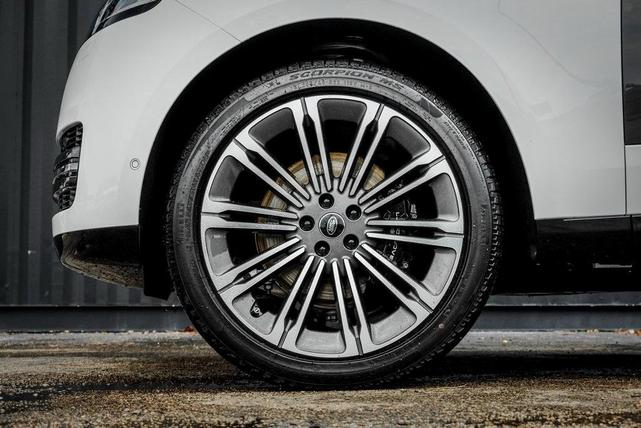 Photo of 2025 Fuji White Land Rover Range Rover