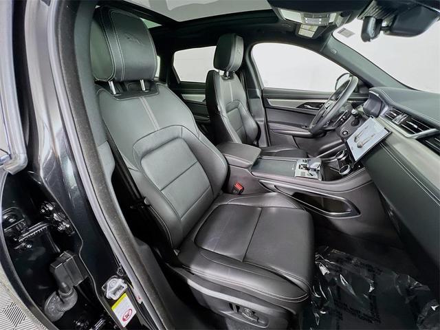 Photo of 2025 Santorini Black Jaguar F-PACE