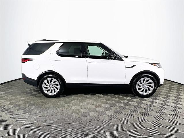 Photo of 2024 Fuji White Land Rover Discovery