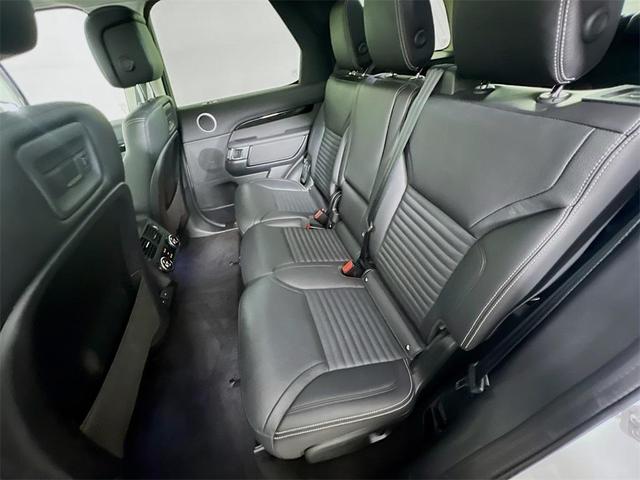 Photo of 2024 Fuji White Land Rover Discovery