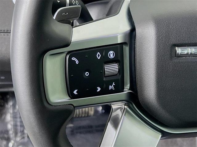Photo of 2024 Fuji White Land Rover Discovery