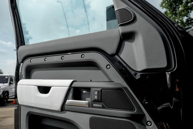 Photo of 2025 Santorini Black Land Rover Defender