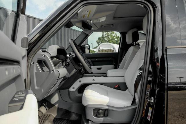 Photo of 2025 Santorini Black Land Rover Defender