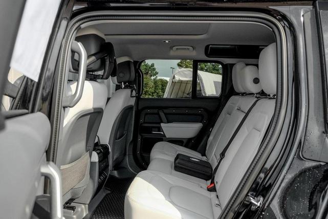 Photo of 2025 Santorini Black Land Rover Defender