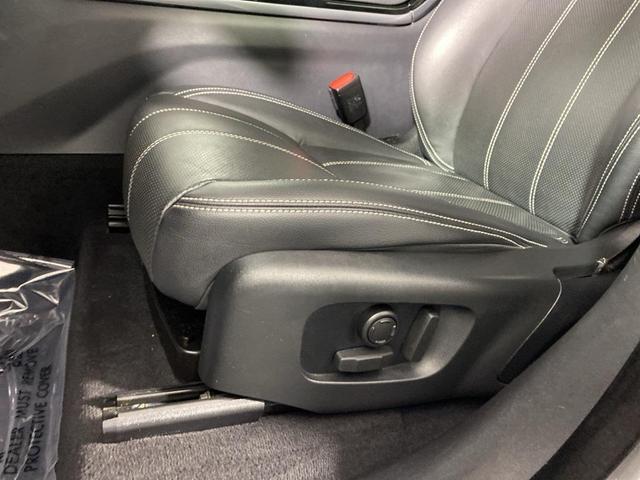 Photo of 2022 Fuji White Land Rover Range Rover Velar