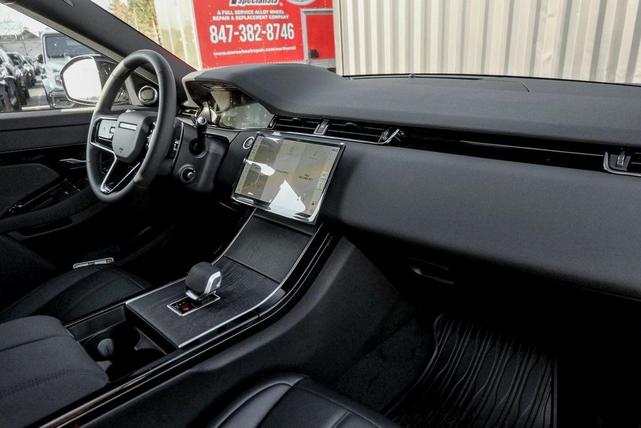 Photo of 2026 Fuji White Land Rover Range Rover Evoque