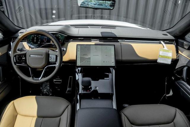 Photo of 2025 Ostuni Pearl White Land Rover Range Rover Sport