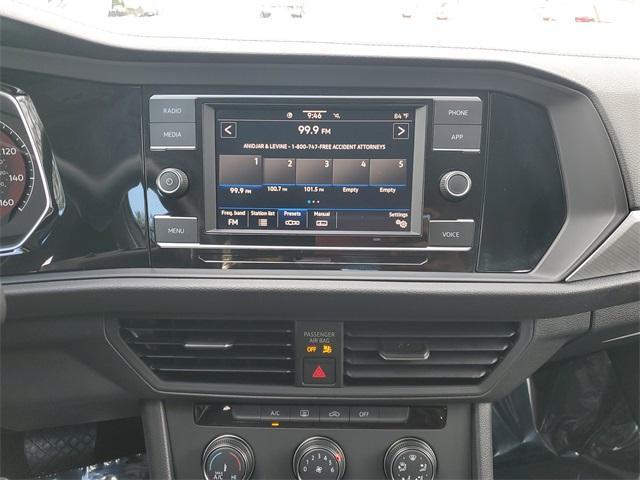 Photo of 2021 Pure White Volkswagen Jetta