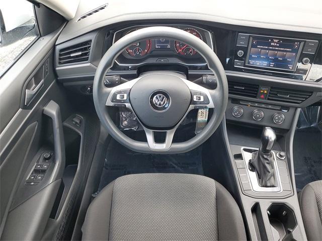 Photo of 2021 Pure White Volkswagen Jetta