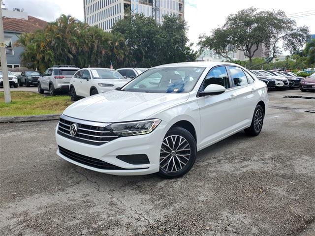 Photo of 2021 Pure White Volkswagen Jetta