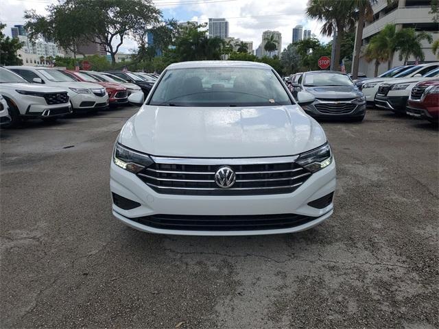 Photo of 2021 Pure White Volkswagen Jetta