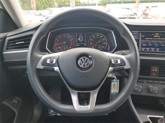 Photo of 2021 Pure White Volkswagen Jetta