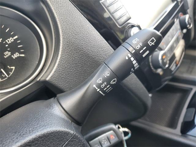 Photo of 2018 Magnetic Black Nissan Rogue