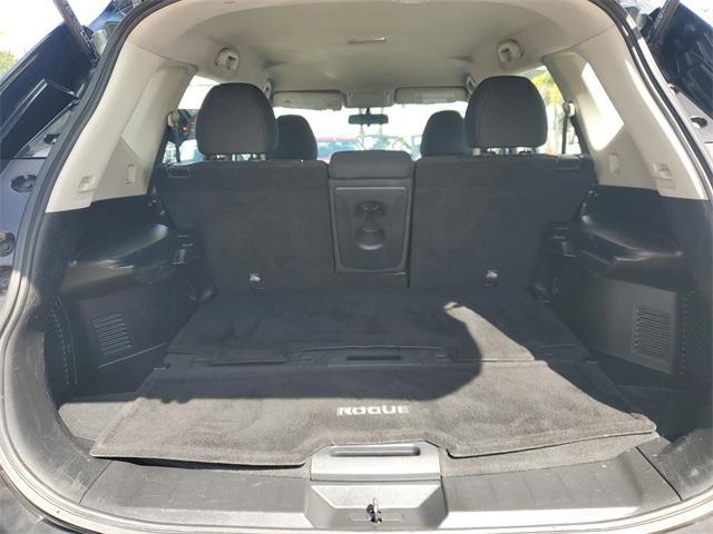 Photo of 2018 Magnetic Black Nissan Rogue